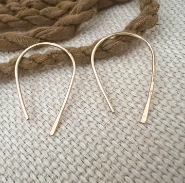 Arc Hoop Earring, Open Horseshoe - Sela+Sage