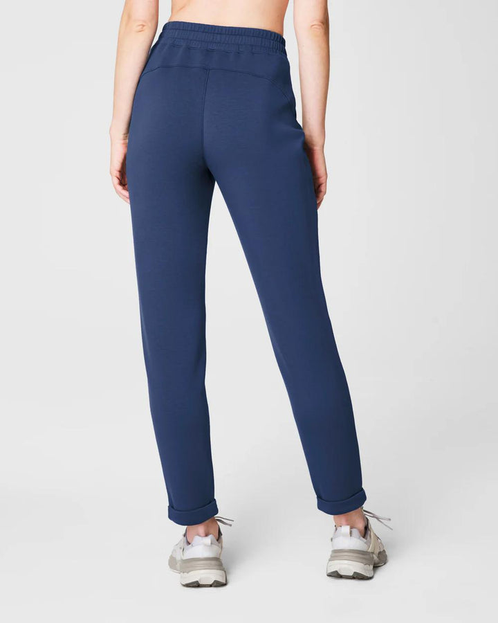AirEssentials Tapered Pant Faded Indigo
