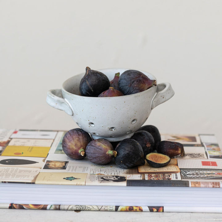 Stoneware Berry Bowl w/ Handles